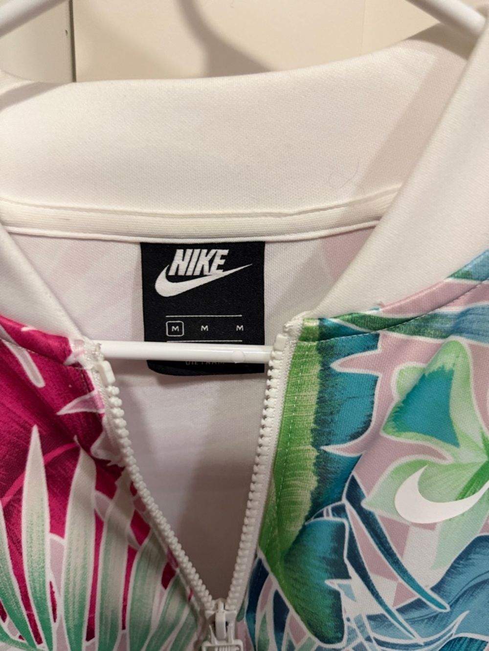 Nike Multicolor Tropical Leaf Zip Jacket - Pink Teal Purple Green - Picture 2 of 3